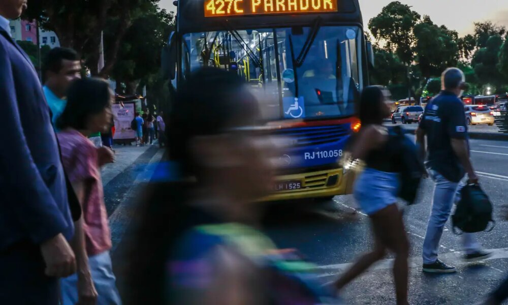 pesquisa-aponta-que-solidao-e-exaustao-ampliam-abstencao-nas-urnas
