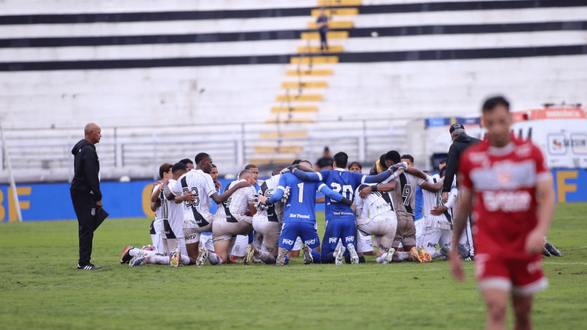 ponte-preta-vence-o-crb-e-encerra-jejum-de-22-jogos-na-serie-b