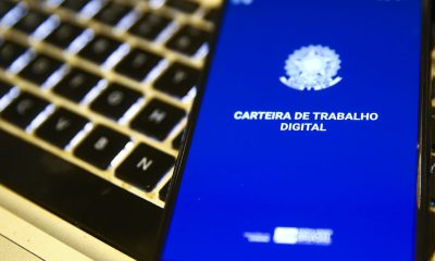 taxa-de-desemprego-cai-para-5,3%,-a-menor-para-o-trimestre-ate-agosto