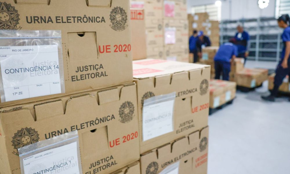 tribunais-distribuem-urnas-e-preparam-secoes-para-eleicao