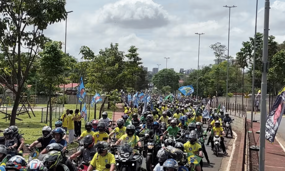 flavio-bolsonaro-e-tarcisio-fazem-motocarreata-na-regiao-neste-sabado