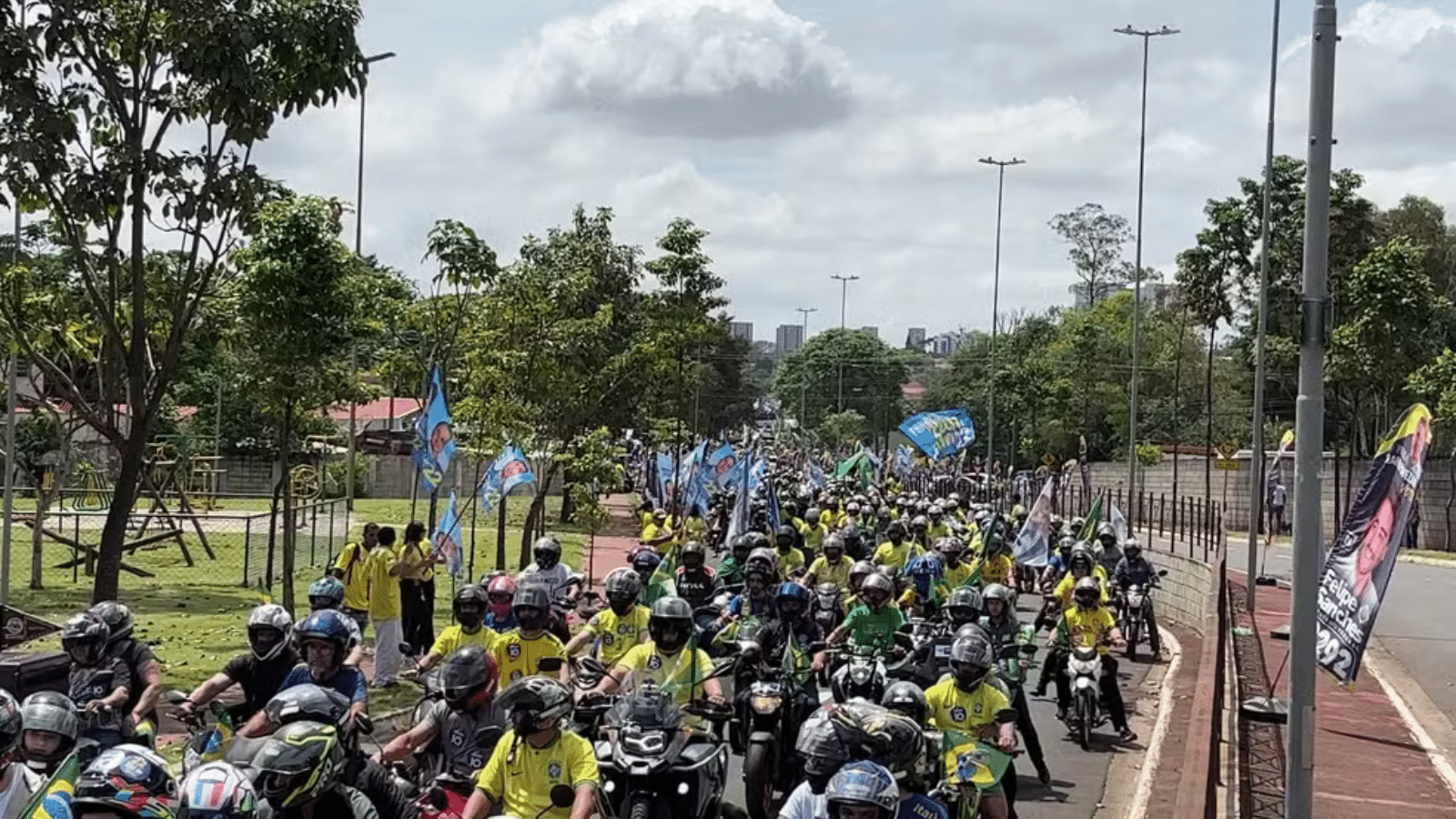 flavio-bolsonaro-e-tarcisio-fazem-motocarreata-na-regiao-neste-sabado