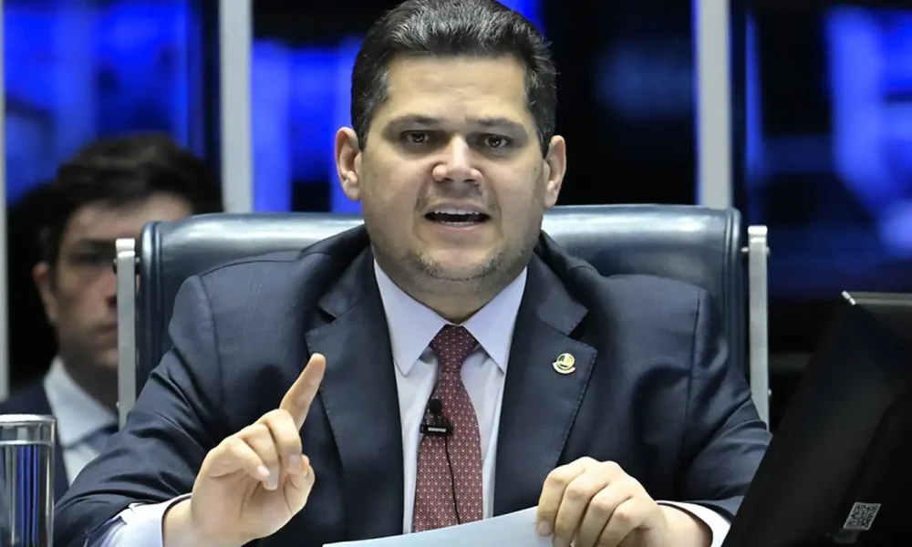 alcolumbre-anuncia-sessoes-para-discutir-e-votar-fim-da-escala-6×1