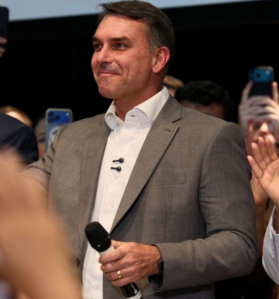 flavio-bolsonaro-recebe-apoio-de-partidos-e-fala-em-mudar-constituicao