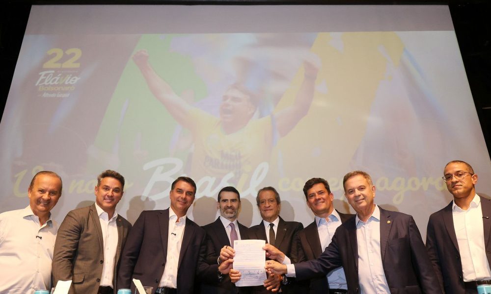flavio-bolsonaro-recebe-apoio-de-governadores-eleitos-e-cury