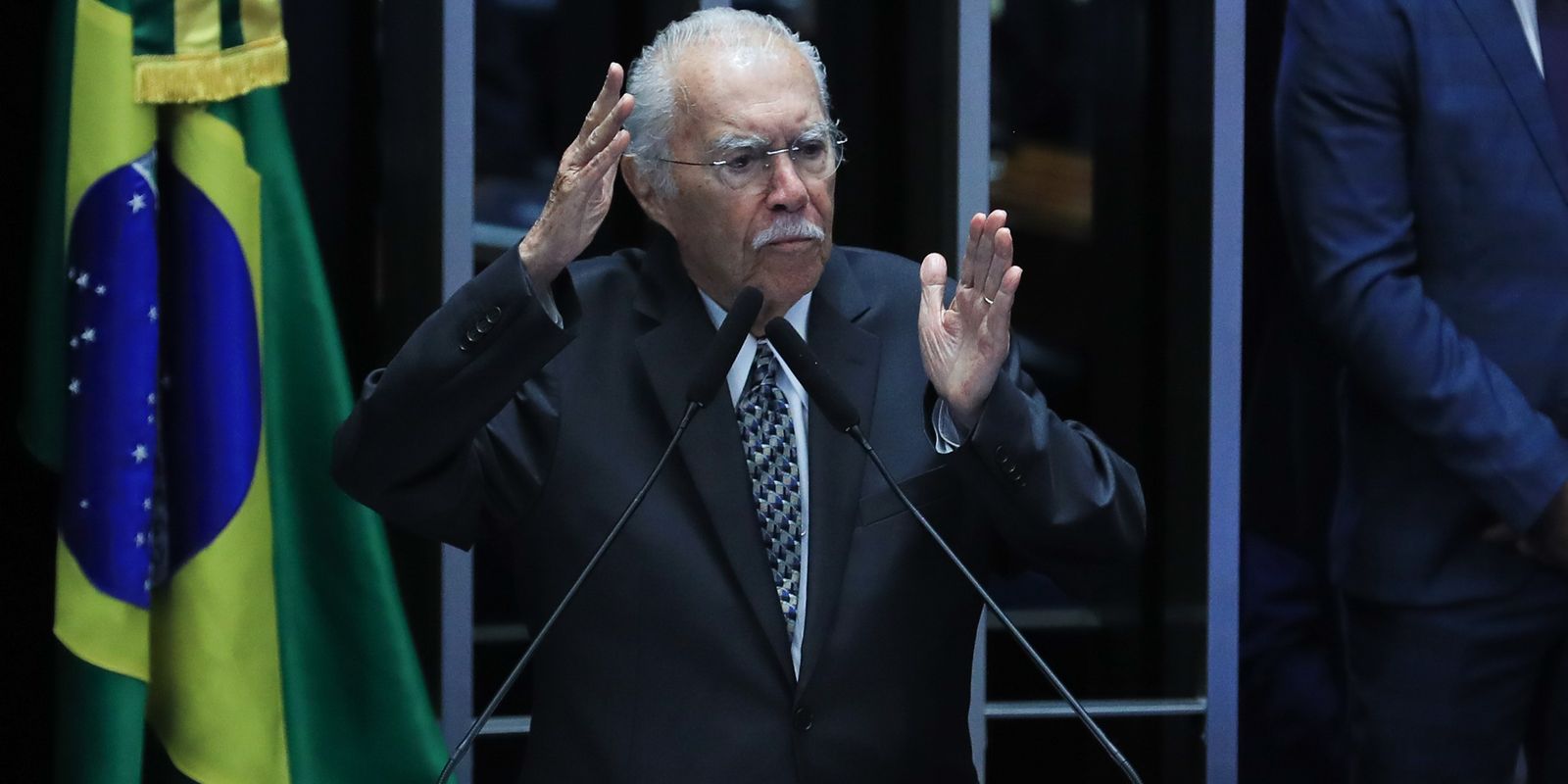 jose-sarney-e-internado-em-uti-apos-procedimento-abdominal