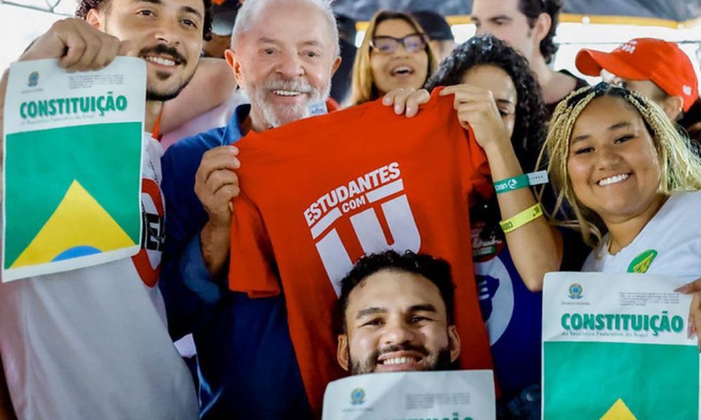 lula-garante-versao-universitaria-do-pe-de-meia-caso-seja-reeleito