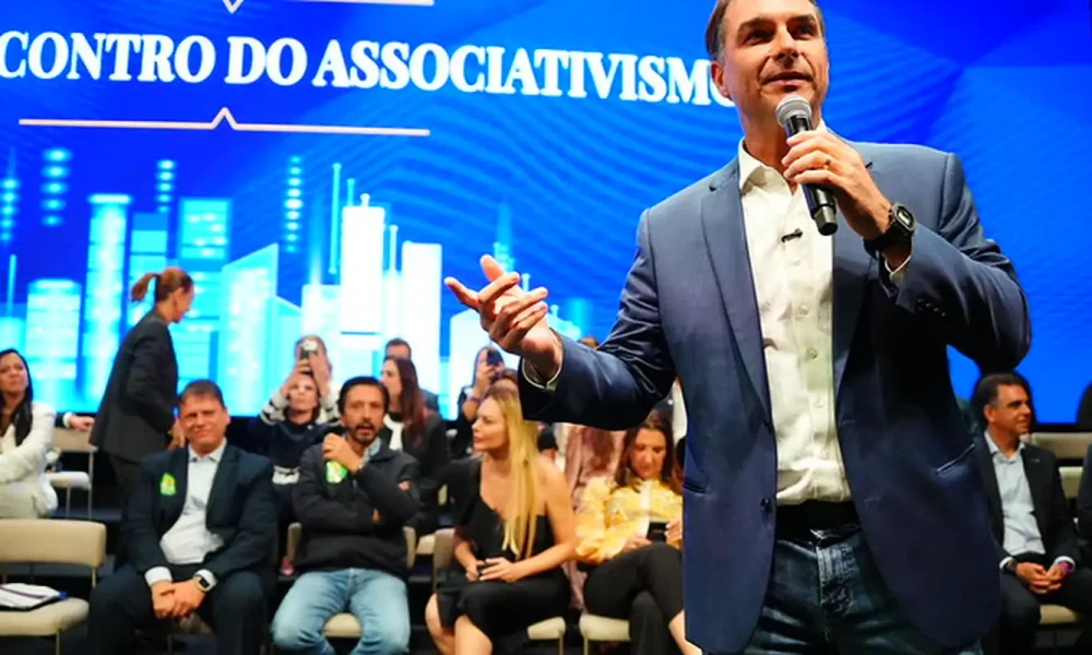 flavio-faz-visita-ao-pai-em-prisao-domiciliar-e-recebe-apoios-em-sp