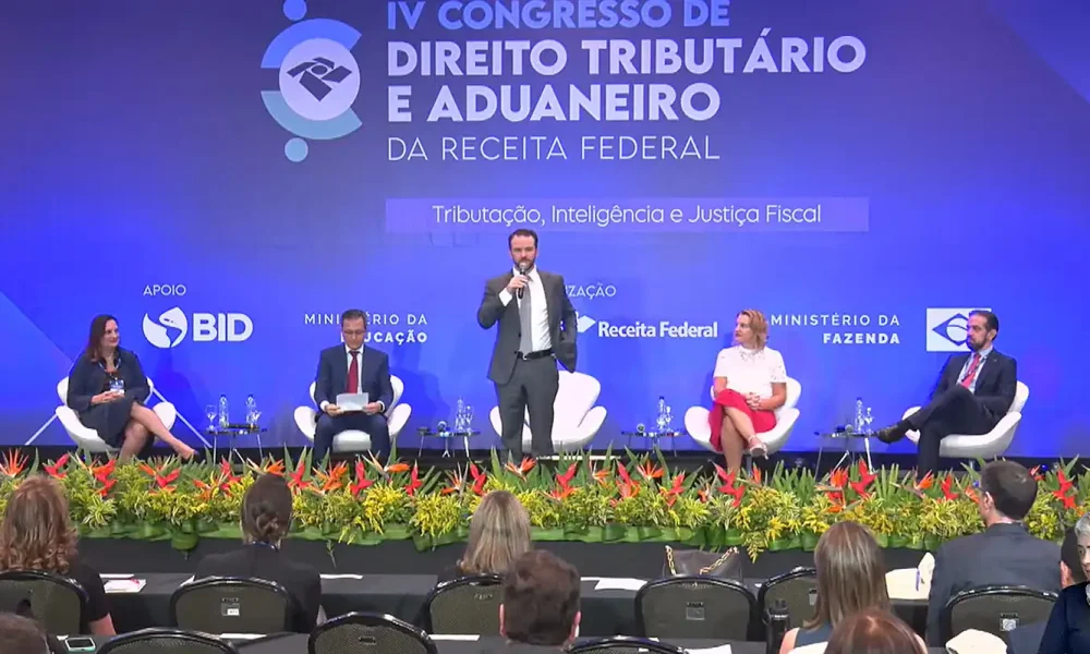 durigan-defende-receita-como-plataforma-de-inteligencia-do-estado