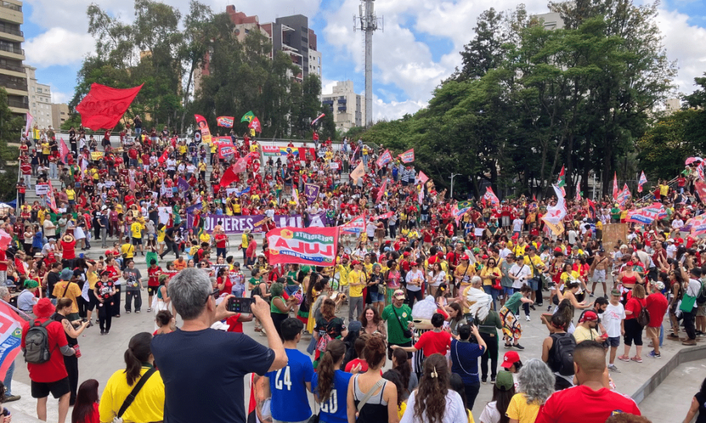 apoiadores-de-lula-fazem-caminhada-pelo-centro-e-cambui