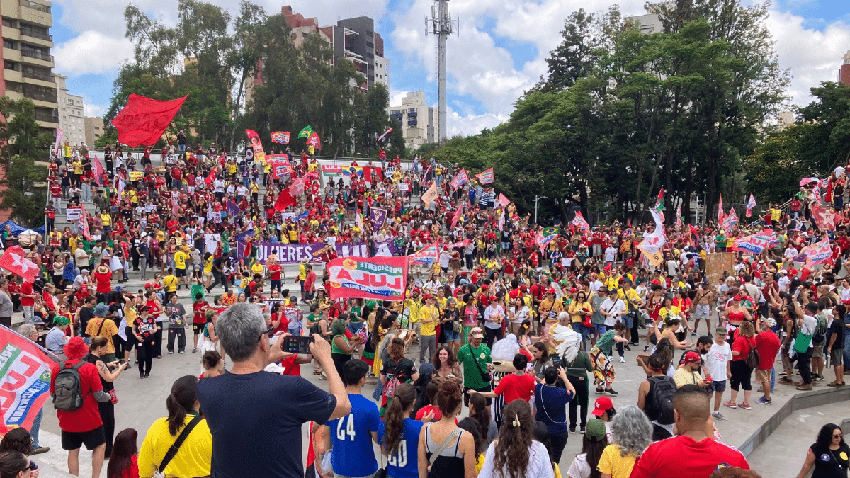 apoiadores-de-lula-fazem-caminhada-pelo-centro-e-cambui