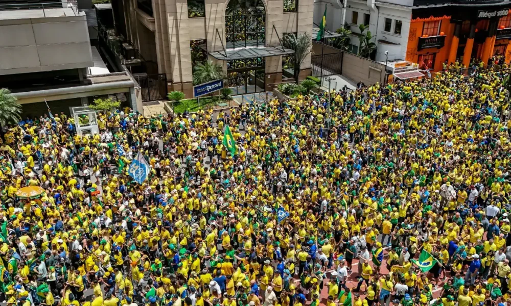 campanha-de-flavio-bolsonaro-realiza-manifestacao-na-paulista
