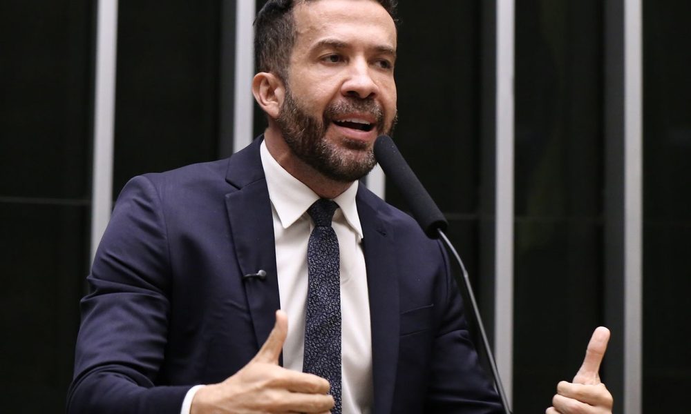 deputado-andre-janones-e-internado-com-arritmia-em-sao-paulo