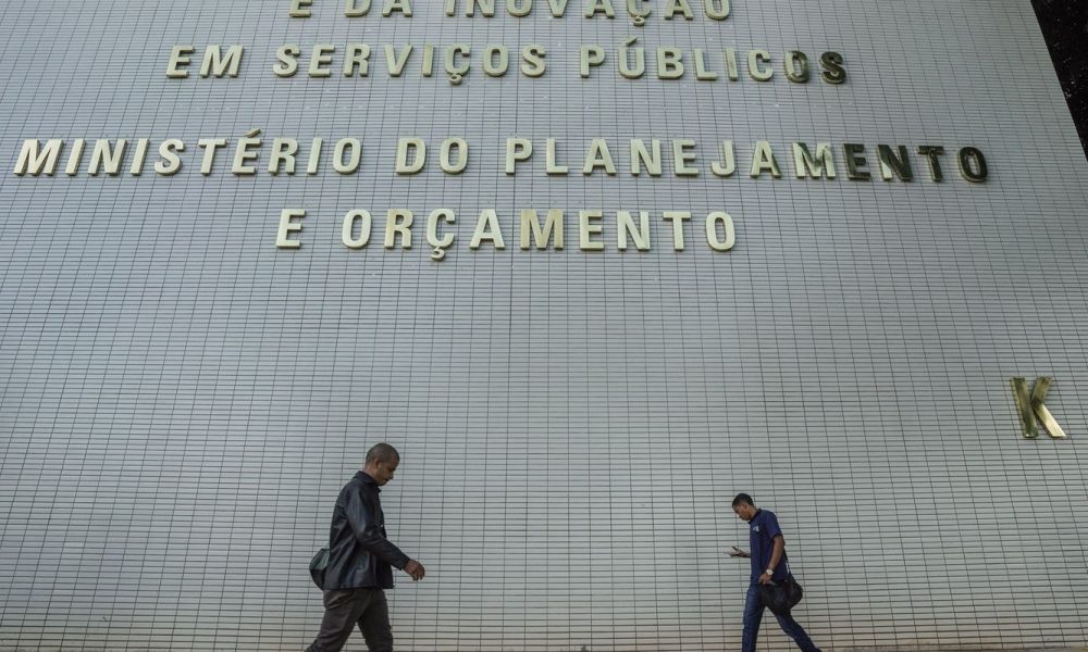 governo-pretende-realocar-r$-20-bilhoes-no-orcamento-de-2027