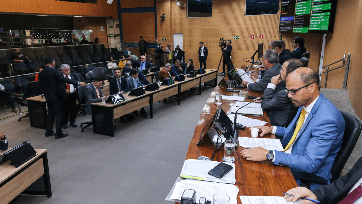 justica-manda-camara-de-campinas-extinguir-100-cargos-comissionados