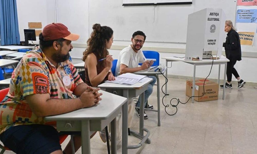foi-convocado-como-mesario?-saiba-se-precisa-trabalhar-no-2o-turno