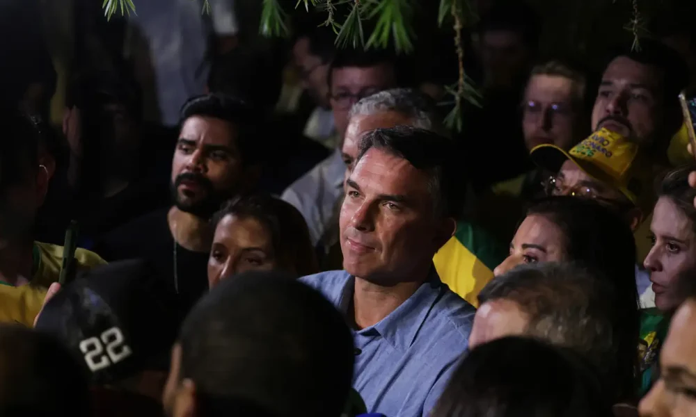flavio-bolsonaro-impoe-condicoes-para-liberar-sigilos