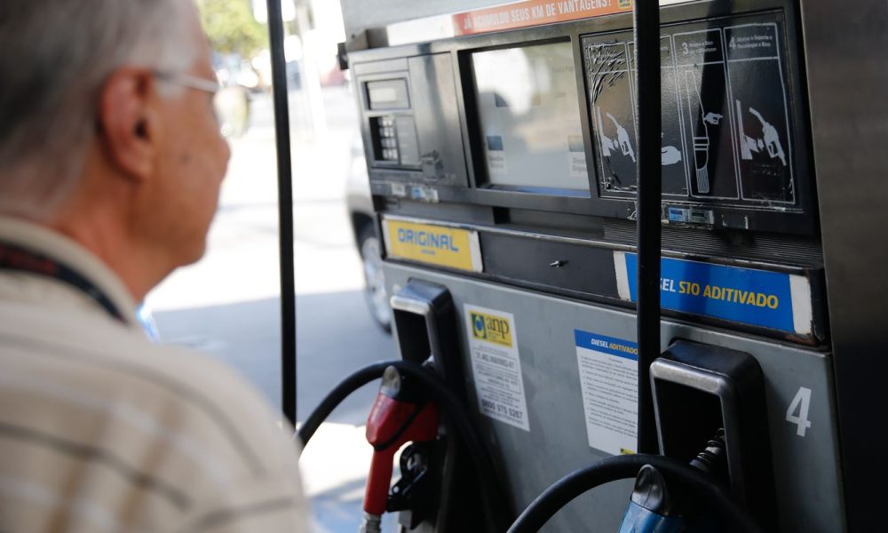 governo-prorroga-por-um-mes-subvencao-de-r$-2,12-ao-diesel