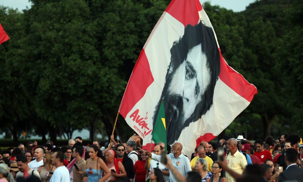 lula-e-eleitores-idosos-se-emocionam-em-festa-de-aniversario
